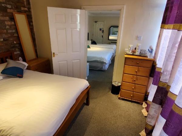 Diamonds Guest House : photo 2 de la chambre chambre familiale deluxe