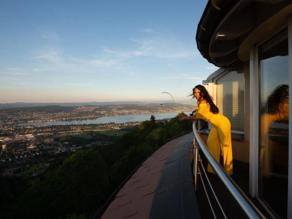 Hotel UTO KULM car-free hideaway in Zurich : photo 1 de la chambre suite tour - vue sur ville