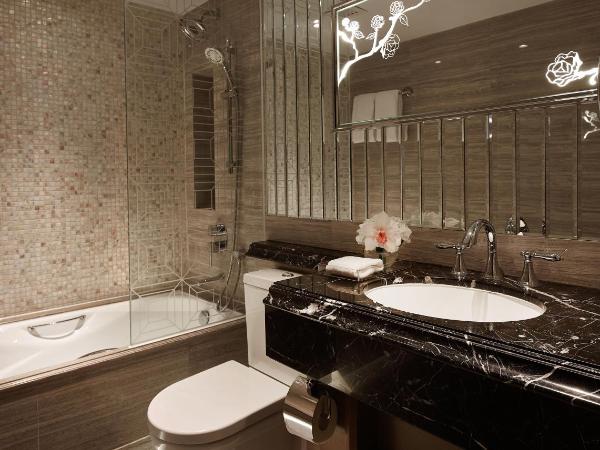 Dorsett Wanchai, Hong Kong : photo 5 de la chambre chambre familiale quadruple de luxe avec 2 lits queen-size