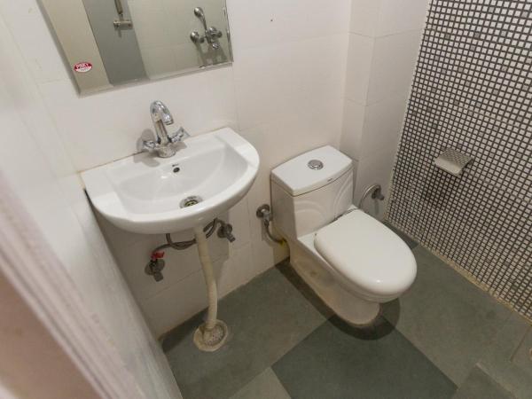 JHouse near Bhikaji : photo 9 de la chambre chambre double deluxe