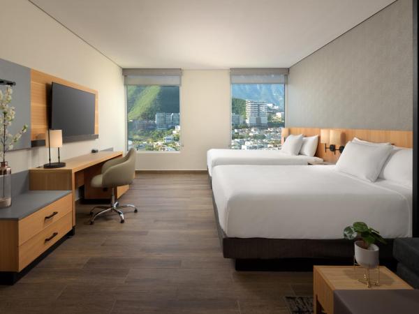 Hyatt Place Monterrey Valle : photo 2 de la chambre chambre avec 2 lits queen-size et canapé-lit