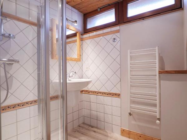 Chalet Hôtel des 2 Gares : photo 6 de la chambre chambre familiale supérieure