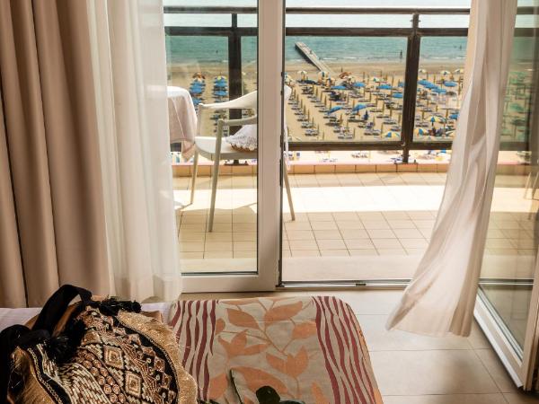 Baia del Mar Beach Boutique Hotel : photo 2 de la chambre chambre double deluxe - vue sur mer