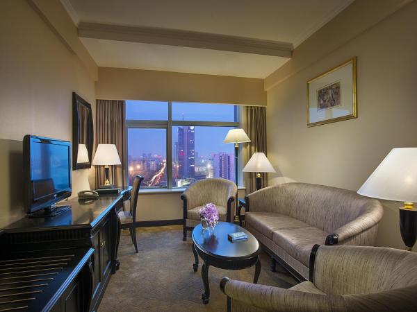 Celebrity International Grand Hotel : photo 3 de la chambre suite affaires avec 1 lit double