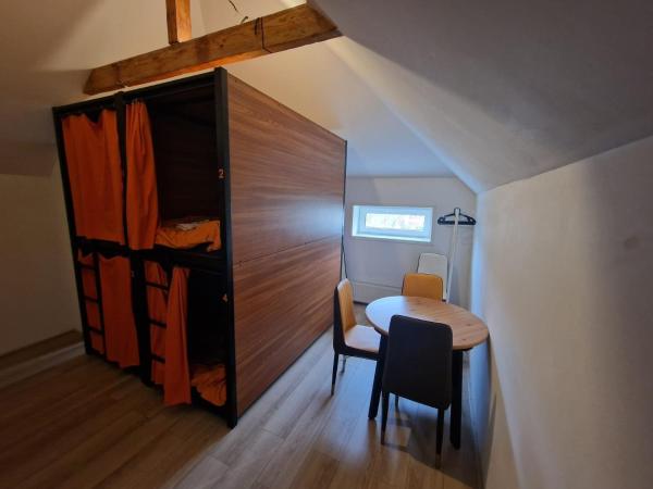 Recharge Hostel : photo 2 de la chambre lit dans dortoir pour femmes de 4 lits
