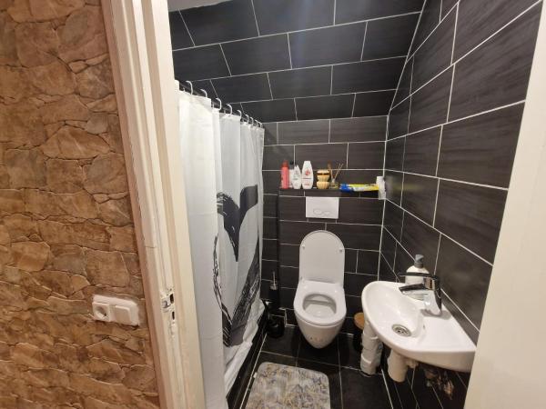 Recharge Hostel : photo 5 de la chambre lit dans dortoir pour femmes de 4 lits