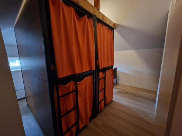 Recharge Hostel : photo 4 de la chambre lit dans dortoir pour femmes de 4 lits