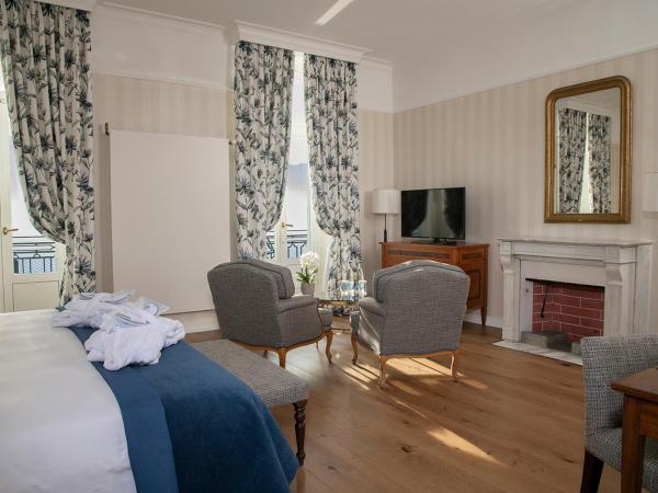 Hôtel Des Trois Couronnes & Spa - The Leading Hotels of the World : photo 6 de la chambre chambre double deluxe - vue sur lac