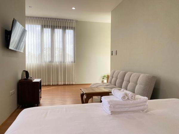 Alleyhill Phuket - Private & Cozy Boutique : photo 3 de la chambre chambre familiale - vue sur montagne