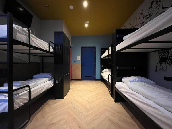 Heart of Amsterdam Hotel : photo 6 de la chambre lit dans dortoir mixte de 8 lits 