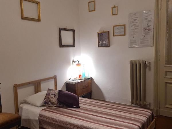 Residenza Rubbiani - Fermata Fiera e Rizzoli : photo 1 de la chambre chambre simple standard avec salle de bains commune