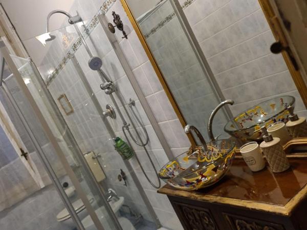 Residenza Rubbiani - Fermata Fiera e Rizzoli : photo 5 de la chambre chambre double standard avec salle de bains commune