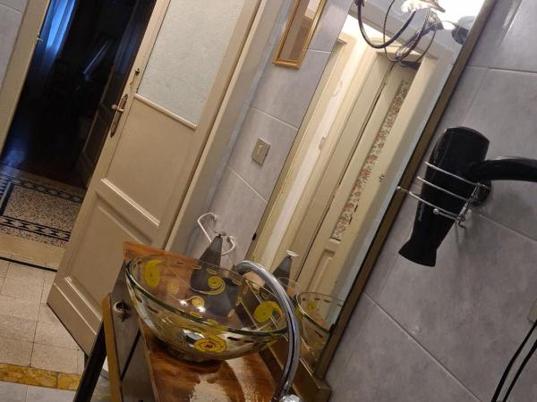 Residenza Rubbiani - Fermata Fiera e Rizzoli : photo 2 de la chambre chambre double avec salle de bains privative