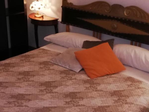 Residenza Rubbiani - Fermata Fiera e Rizzoli : photo 9 de la chambre chambre double avec salle de bains privative