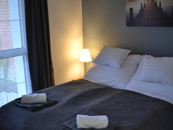 Főnix Design Rooms : photo 8 de la chambre chambre double avec patio