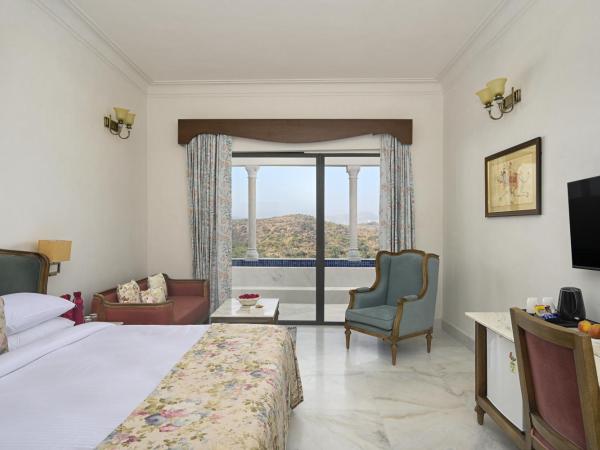 Fateh Vilas by Fateh Collection : photo 3 de la chambre chambre double - vue sur piscine