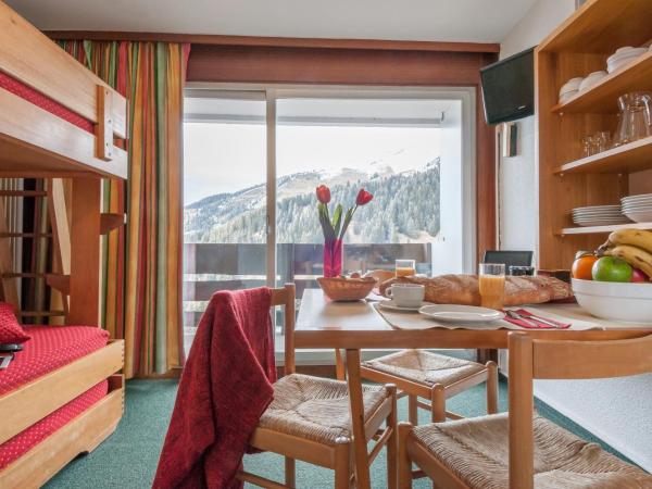 Résidence Pierre & Vacances Les Bleuets : photo 6 de la chambre studio (3 personnes)