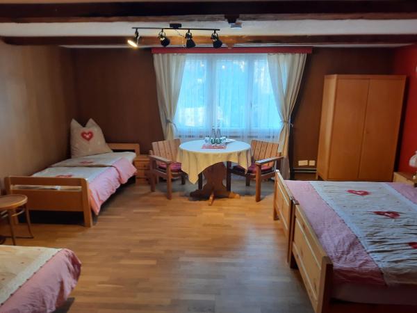 Gasthaus Schwand : photo 3 de la chambre chambre quadruple - vue sur montagnes