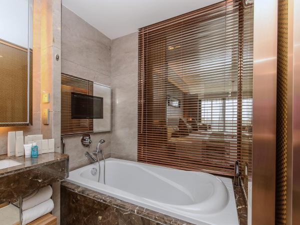 Mission Hills Hotel Resorts Dongguan : photo 4 de la chambre grande premiere room (mountain view)