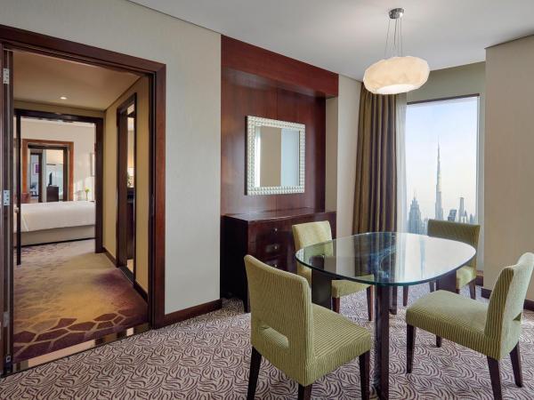 Rose Rayhaan by Rotana - Dubai : photo 4 de la chambre suite 1 chambre avec accès au salon