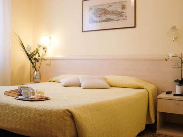 Hotel Santa Lucia : photo 7 de la chambre chambre double standard