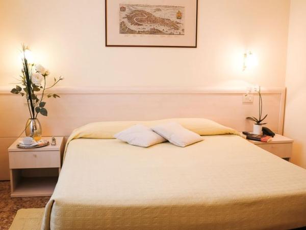 Hotel Santa Lucia : photo 8 de la chambre chambre double standard
