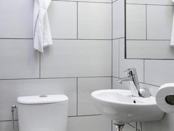 Rex Petit : photo 2 de la chambre chambre lits jumeaux Économique sans fenêtre