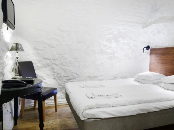 Rex Petit : photo 4 de la chambre chambre double Économique avec salle de bains commune (sans fenêtre)