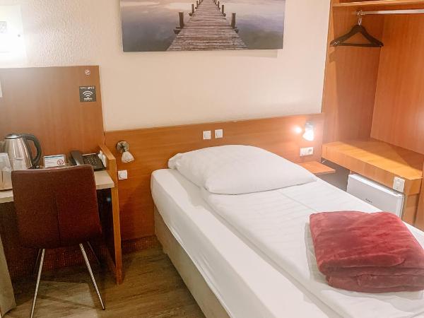 Hotel Falk : photo 1 de la chambre chambre simple Économique