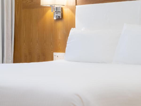 Izla Beach Front Hotel : photo 4 de la chambre chambre lit king-size de luxe - vue sur océan