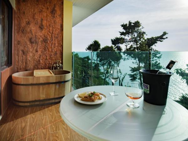 Cliff Lanta Suite-Koh Lanta Krabi : photo 6 de la chambre chambre double avec balcon