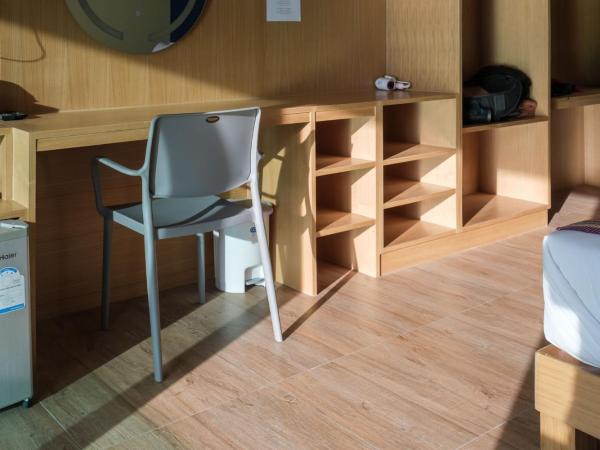 Cliff Lanta Suite-Koh Lanta Krabi : photo 10 de la chambre chambre double avec balcon