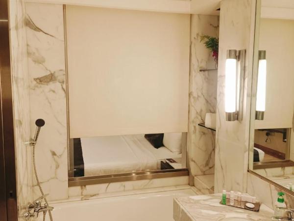 Mirage Hotel, Mumbai International Airport : photo 7 de la chambre reflection club room - 20% discount on restaurant  food al-a-carte order 