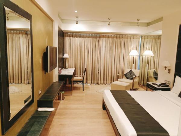 Mirage Hotel, Mumbai International Airport : photo 9 de la chambre reflection club room - 20% discount on restaurant  food al-a-carte order 