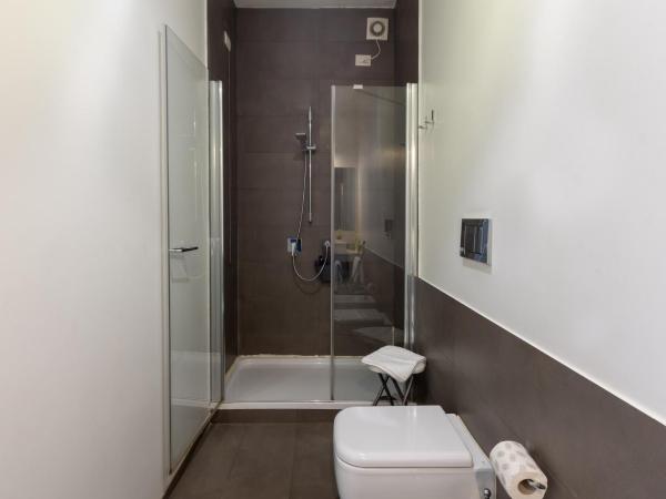 Bed & Breakfast Il Carignano : photo 2 de la chambre chambre double avec salle de bains privative