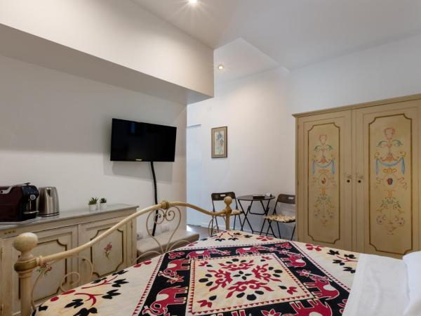 Bed & Breakfast Il Carignano : photo 7 de la chambre chambre double avec salle de bains privative