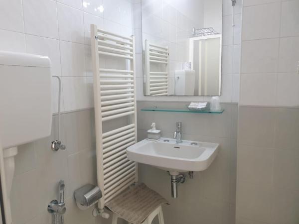 Hotel Bianca Vela : photo 6 de la chambre chambre double ou lits jumeaux