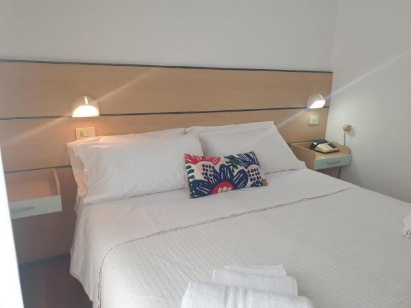 Hotel Bianca Vela : photo 6 de la chambre chambre double ou lits jumeaux avec balcon