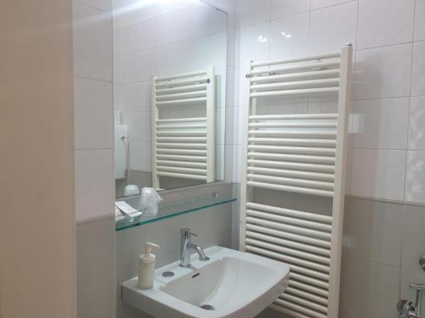 Hotel Bianca Vela : photo 9 de la chambre chambre double ou lits jumeaux avec douche