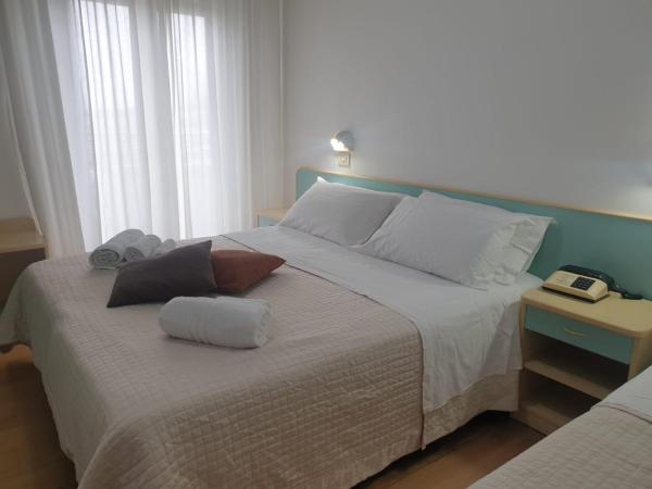 Hotel Bianca Vela : photo 8 de la chambre chambre triple