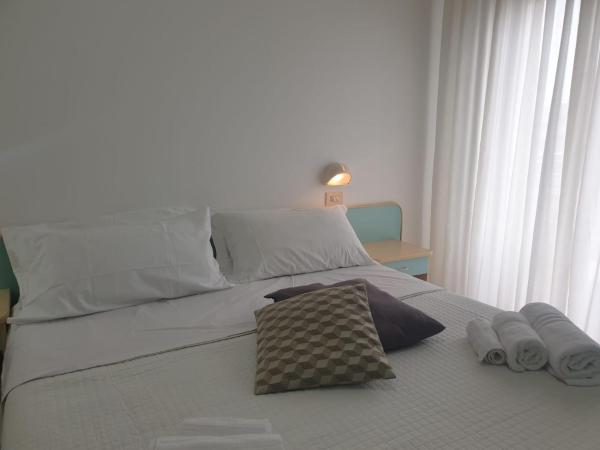 Hotel Bianca Vela : photo 2 de la chambre chambre triple