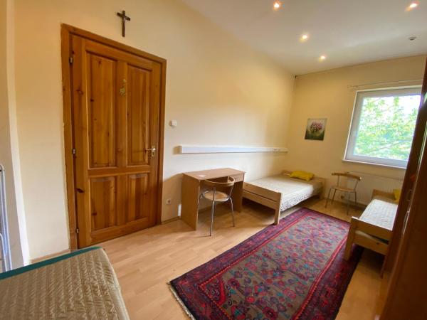 Hermina apartmanház : photo 2 de la chambre chambre triple avec salle de bains commune