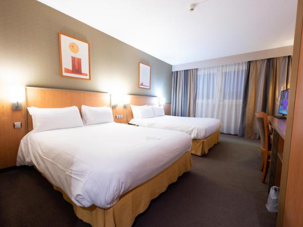 Holiday Inn Calais-Centre, an IHG Hotel : photo 2 de la chambre chambre double standard avec 2 lits doubles