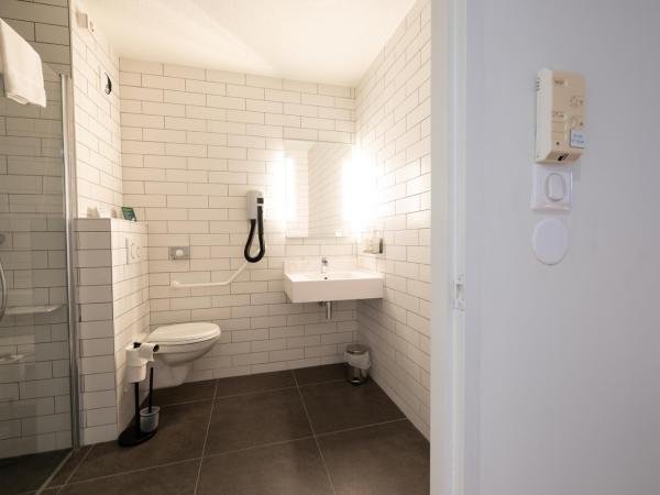 Holiday Inn Calais-Centre, an IHG Hotel : photo 1 de la chambre chambre lit queen-size standard - accessible aux personnes à mobilité réduite
