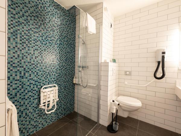 Holiday Inn Calais-Centre, an IHG Hotel : photo 2 de la chambre chambre lit queen-size standard - accessible aux personnes à mobilité réduite