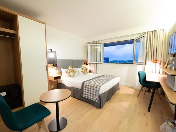 Holiday Inn Calais-Centre, an IHG Hotel : photo 2 de la chambre chambre lit queen-size standard avec vue sur mer