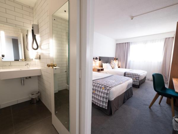 Holiday Inn Calais-Centre, an IHG Hotel : photo 3 de la chambre chambre double standard avec 2 lits doubles - vue sur ville