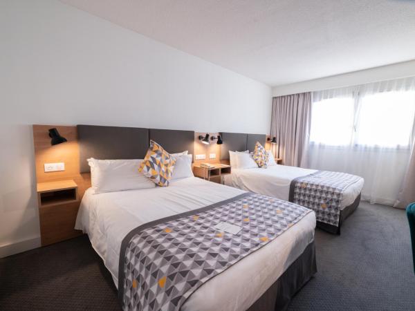 Holiday Inn Calais-Centre, an IHG Hotel : photo 4 de la chambre chambre double standard avec 2 lits doubles - vue sur ville