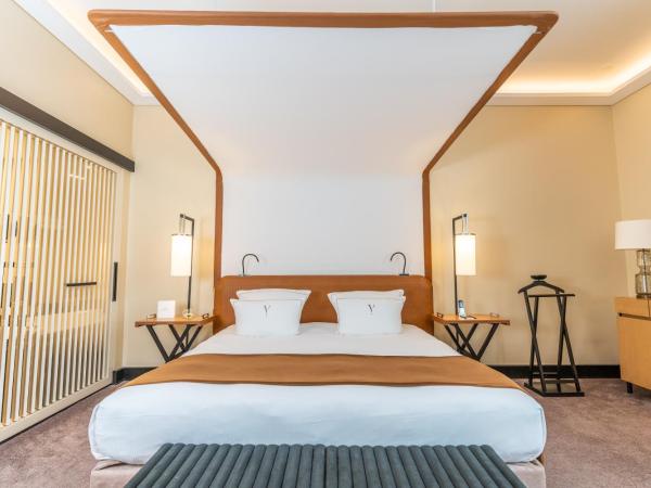 Five Seas Hotel Cannes, a Member of Design Hotels : photo 2 de la chambre suite junior