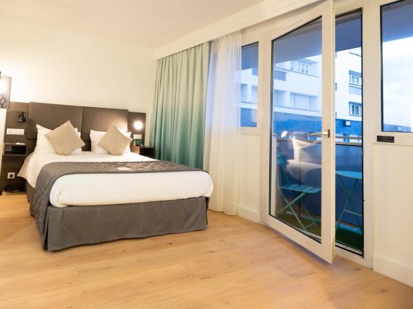 Holiday Inn Calais-Centre, an IHG Hotel : photo 3 de la chambre chambre lit queen-size premium - vue sur port
